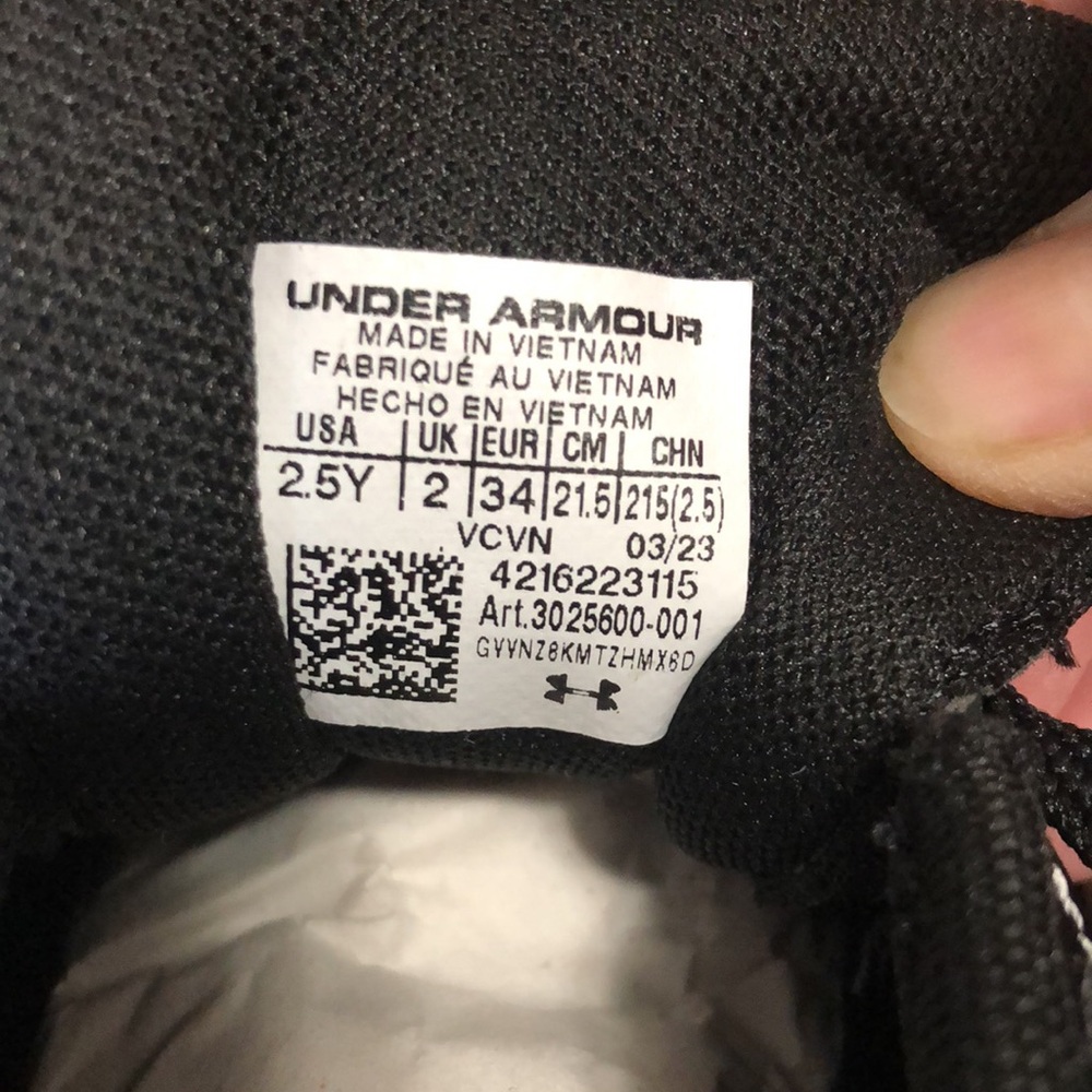 ⚽️UNDER ARMOUR⚽️NWOT Soccer Cleats, 2.5Y - Picture 7 of 9